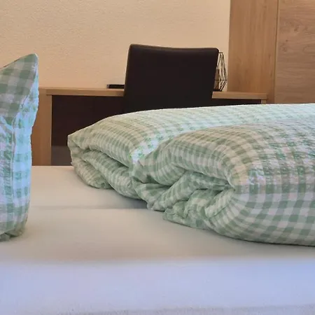 Antonius * Пфундс