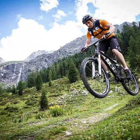 Antonius * פונדס